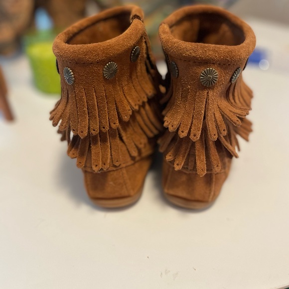 . Minnetonka fringe suede bootie - Picture 3 of 7